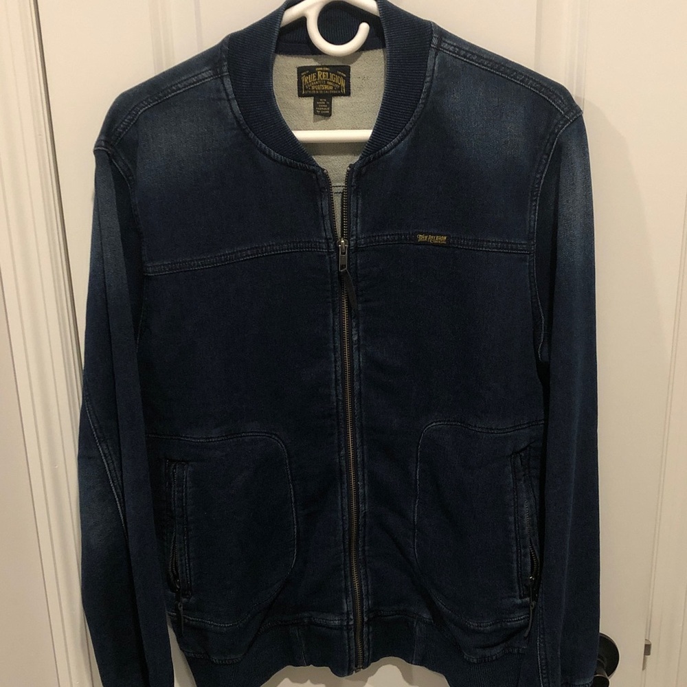 True Religion Men's Indigo Runner Jacket (Denim Look) - unisex Adult Medium.